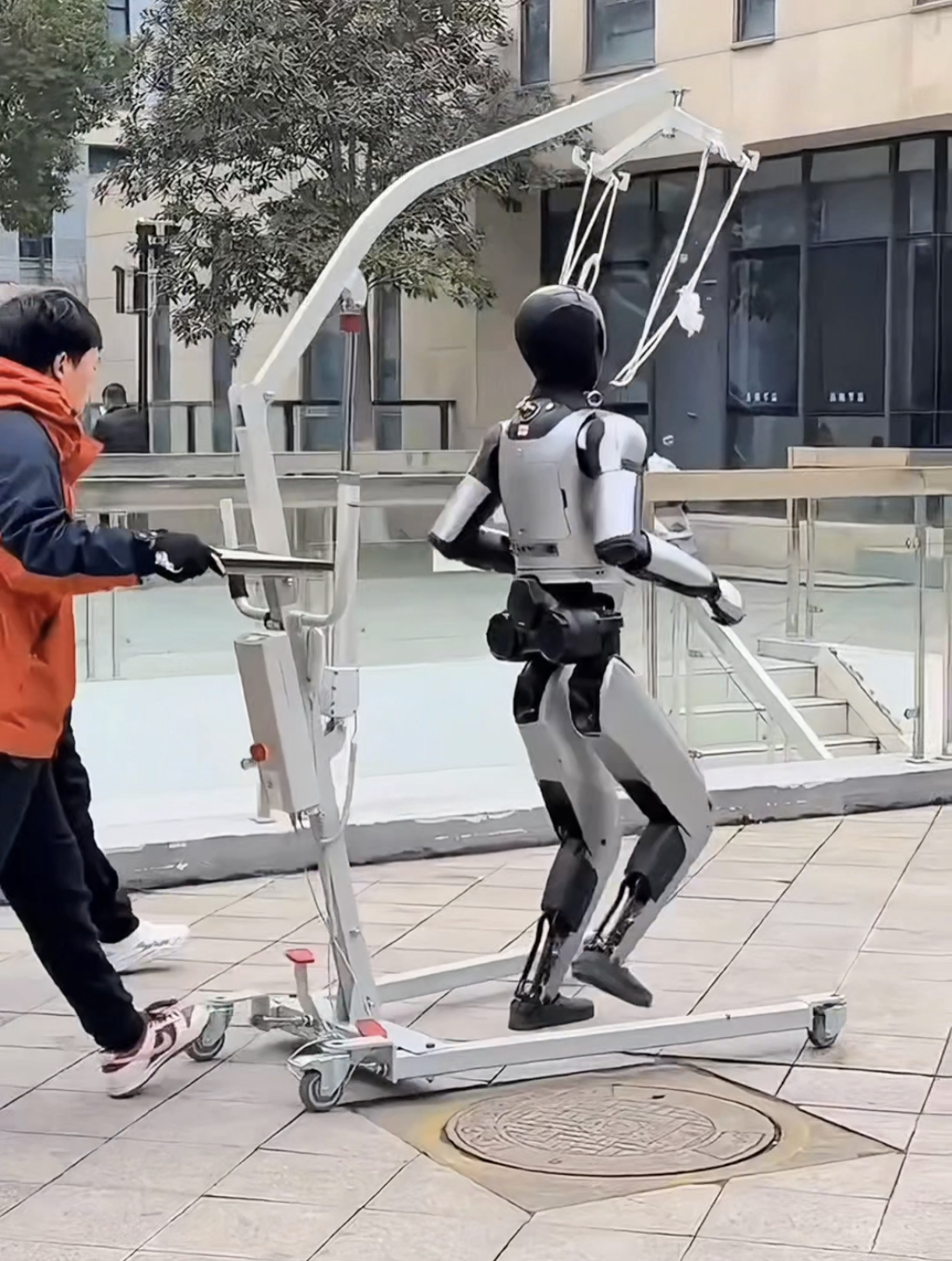 全球首个人形机器人马拉松即将开跑：科技与运动共绘未来新图景 